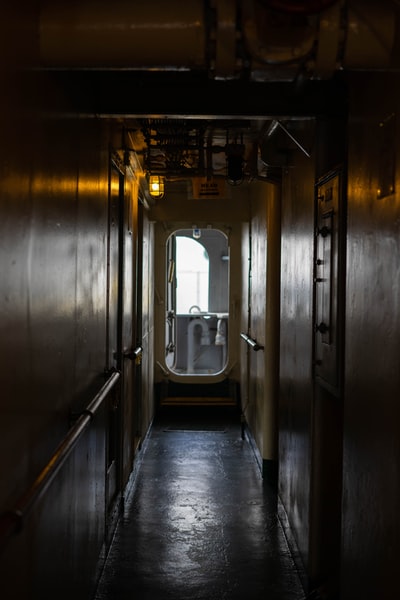 alley
